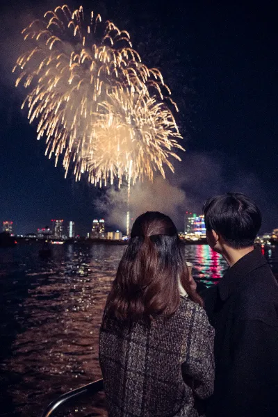 夜は花火をクルーズ船から。竹芝で過ごす1日